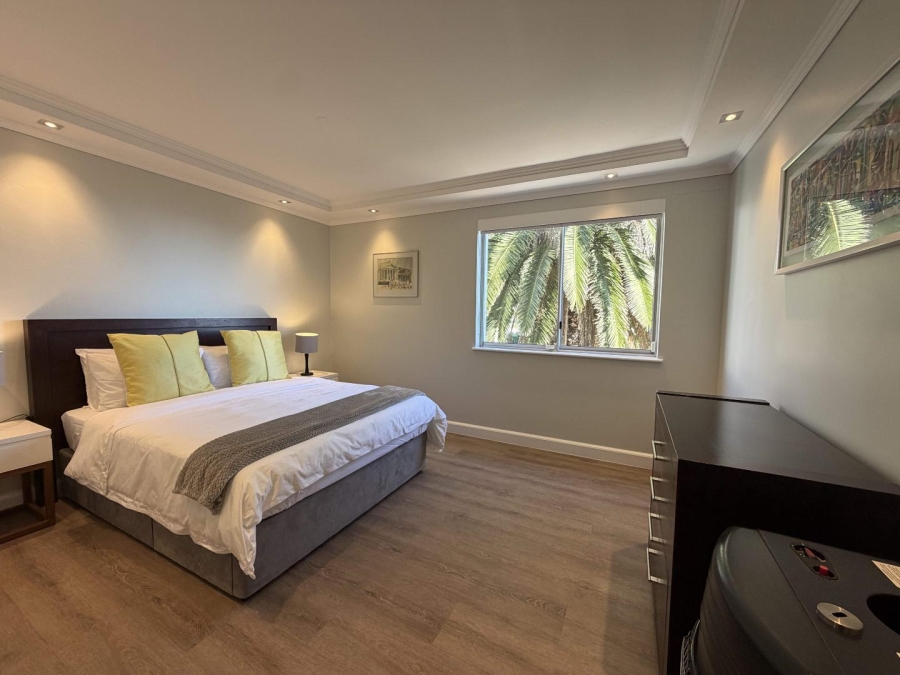 To Let 3 Bedroom Property for Rent in Sea Point Western Cape